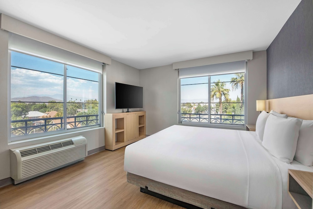 Hyatt Place Riverside Downtown - photo 27