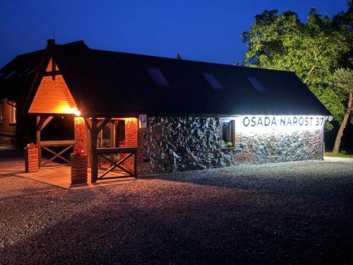 Osada Narost 37 - carbon neutral hotel in Chojna