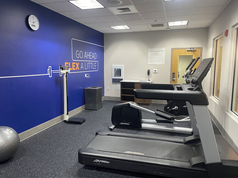 Holiday Inn Express Hotel & Suites Raleigh SW NC State by IHG - photo 69