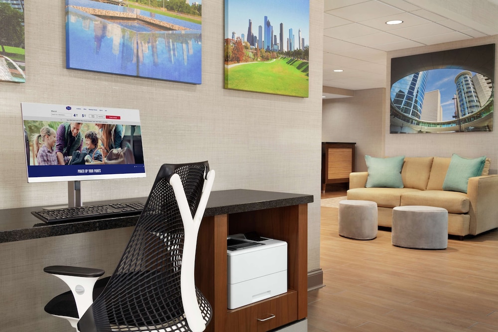 Hampton Inn Houston Hobby Airport - photo 37