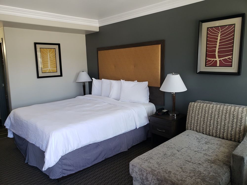 Portofino Inn Burbank - carbon neutral hotel in Burbank
