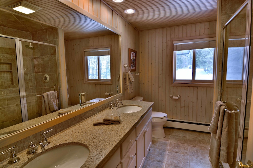 Serenity On Lake Owen 5 Bedroom Hotel Room by RedAwning - photo 36