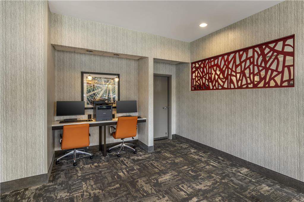 Best Western Plus Castlerock Inn & Suites - photo 29