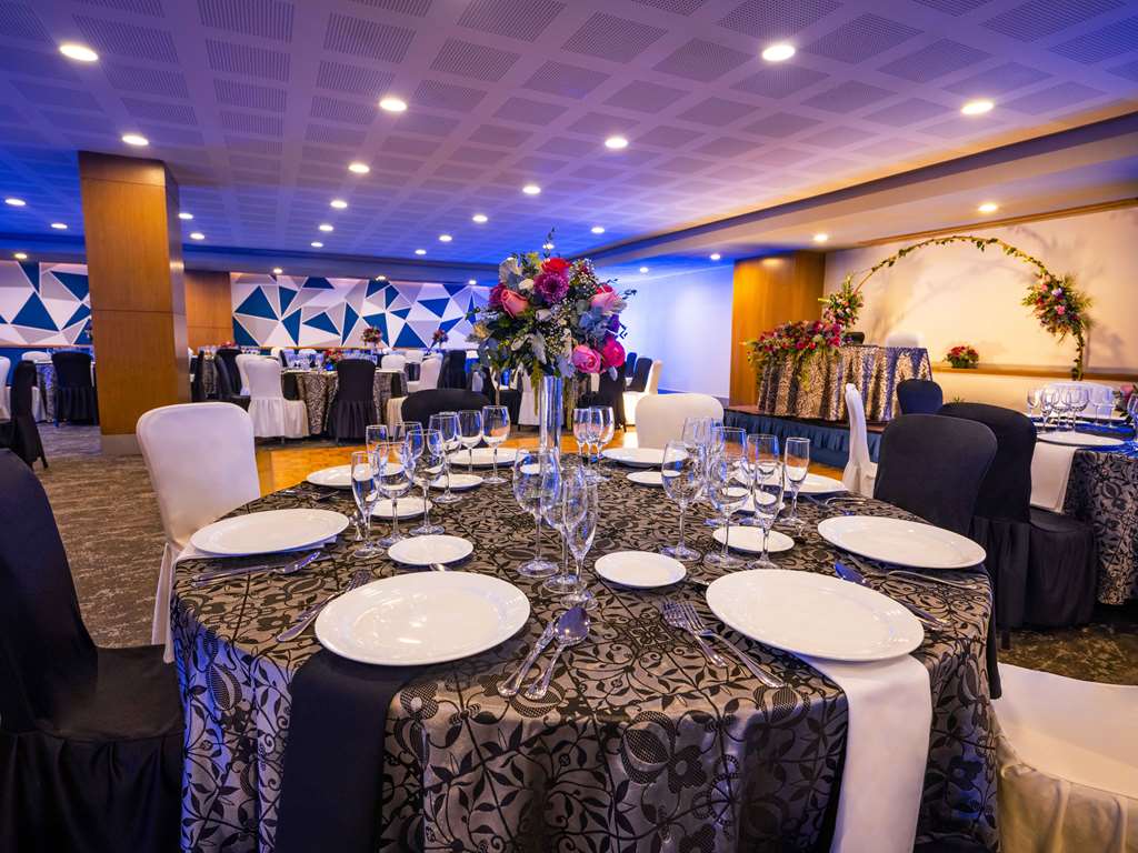 Galeria Plaza Reforma Salon Lancaster