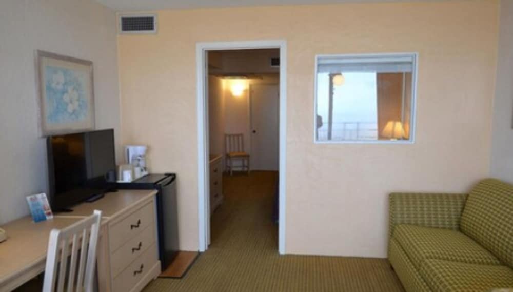 Royal Hawaiian Motel - photo 15