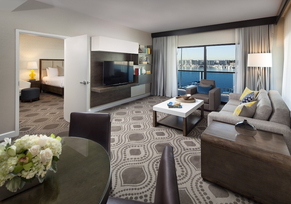Marina del Rey Hotel - photo 7