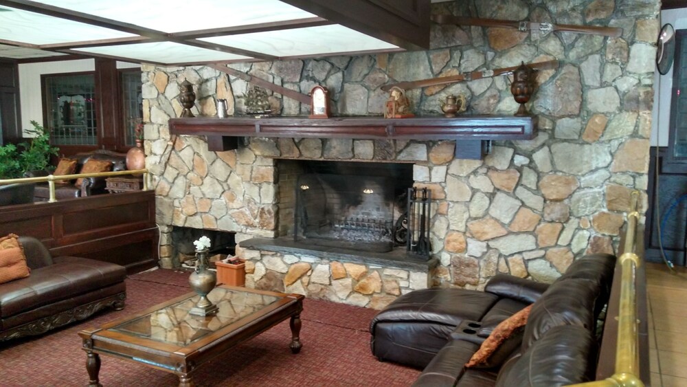 FairBridge Inn & Suites Poconos - photo 6