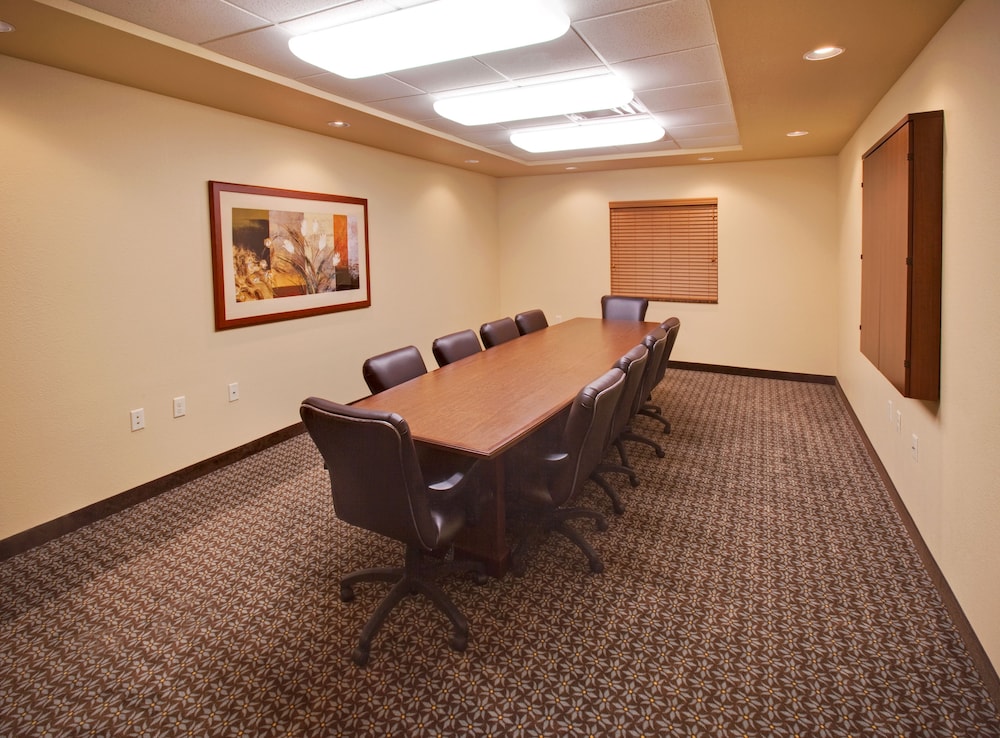 Candlewood Suites Bellevue by IHG - photo 33