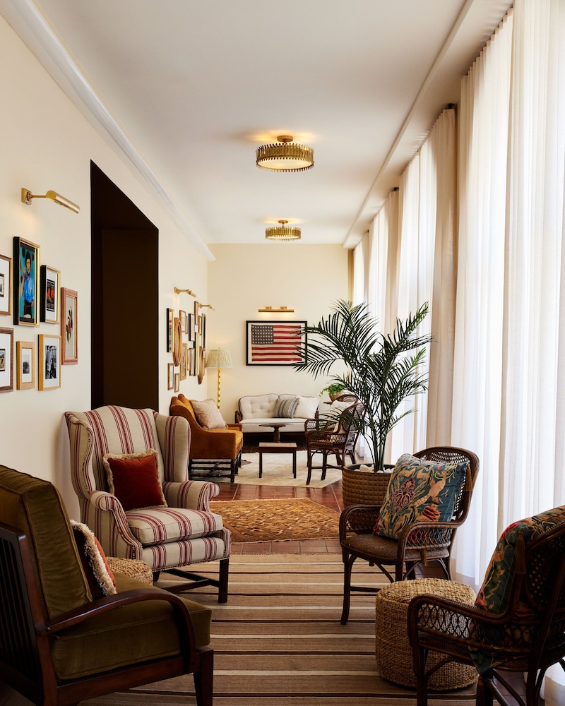 Pasadena Hotel & Pool - photo 9