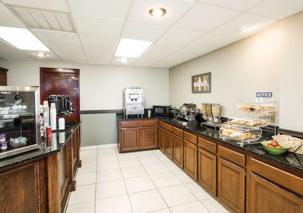Savannah House Hotel - photo 52