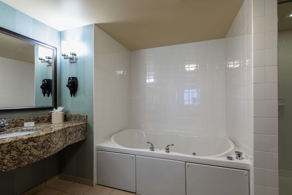 Hilton Garden Inn Lynchburg - photo 26