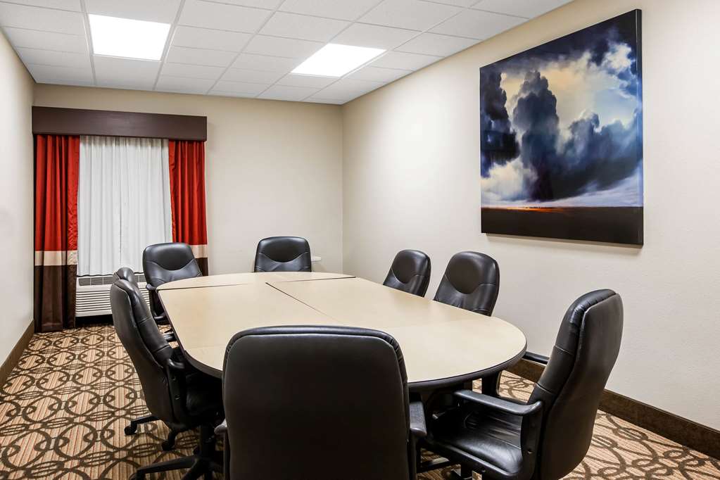 La Quinta Inn & Suites by Wyndham North Platte - photo 32