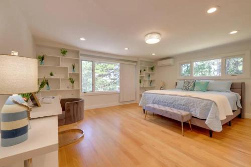 Cape Cod Home w Ocean View Roof Top Pool & Hot Tub — 4-Star Luxury Hotel in Wellfleet, United States