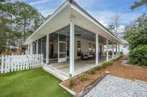 Restful Ridge - carbon neutral hotel in Unknown City