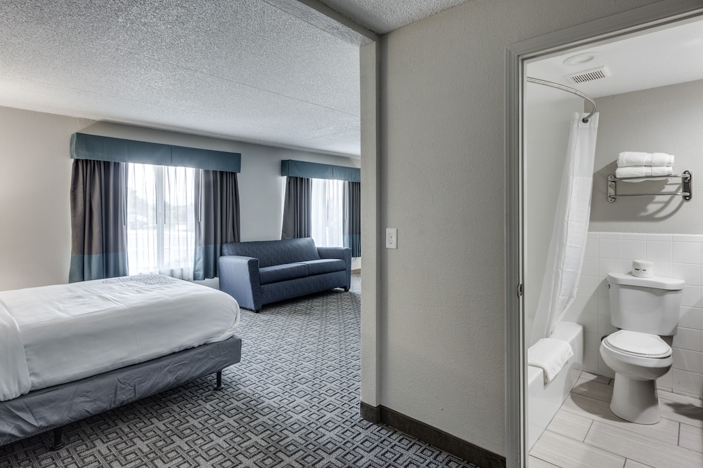 Days Inn & Suites by Wyndham Spokane - photo 15