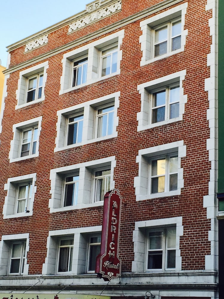 Aldrich Hotel - photo 2