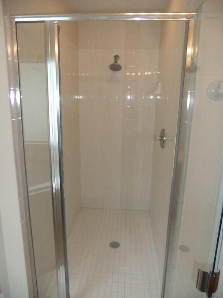 Ref 06 Modern 4 Bed Villa With own Pool Gated Resort - photo 10