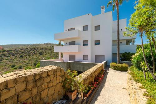 Rock Bay 2422 Splendid sea & african coast views — 4-Star Luxury Hotel in Manilva, Spain