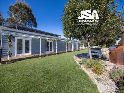 Edelweiss Cottage — 4-Star Luxury Hotel in Berridale, Australia