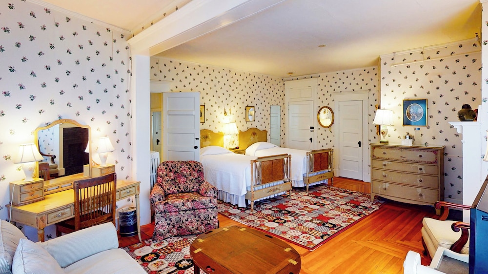 The Red Lion Inn - photo 14