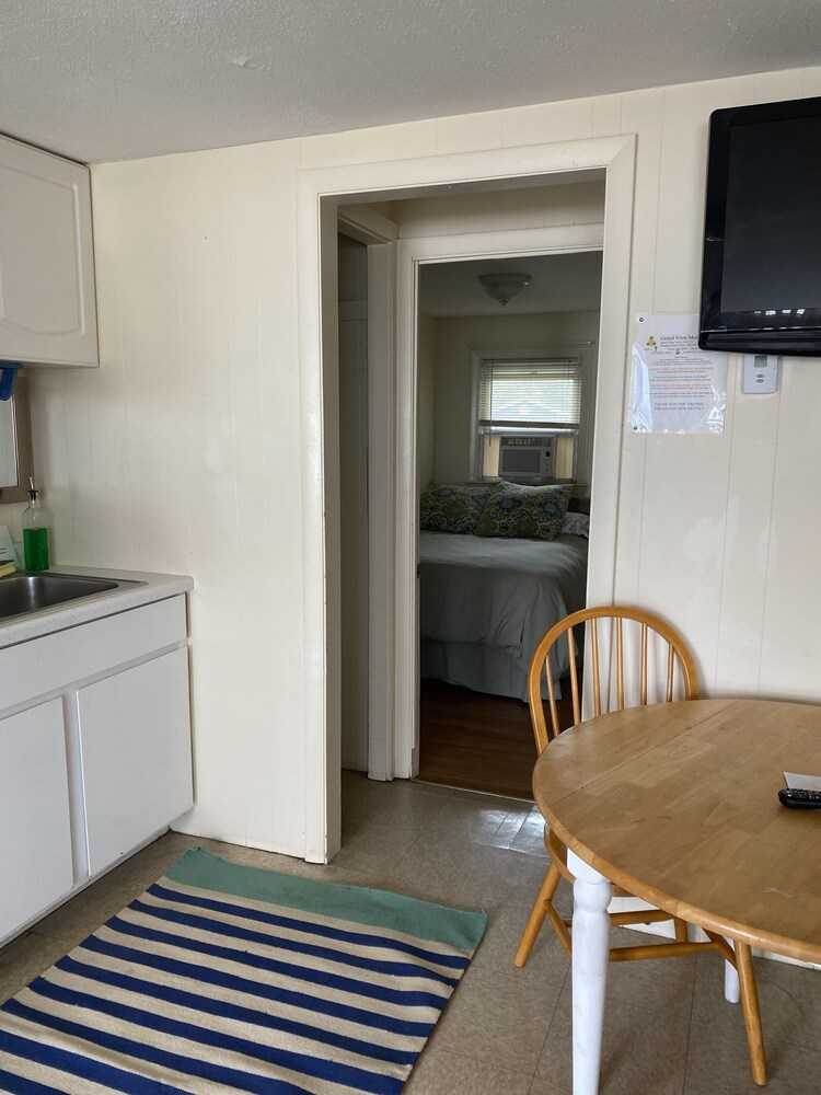 Grand View Motel - photo 16