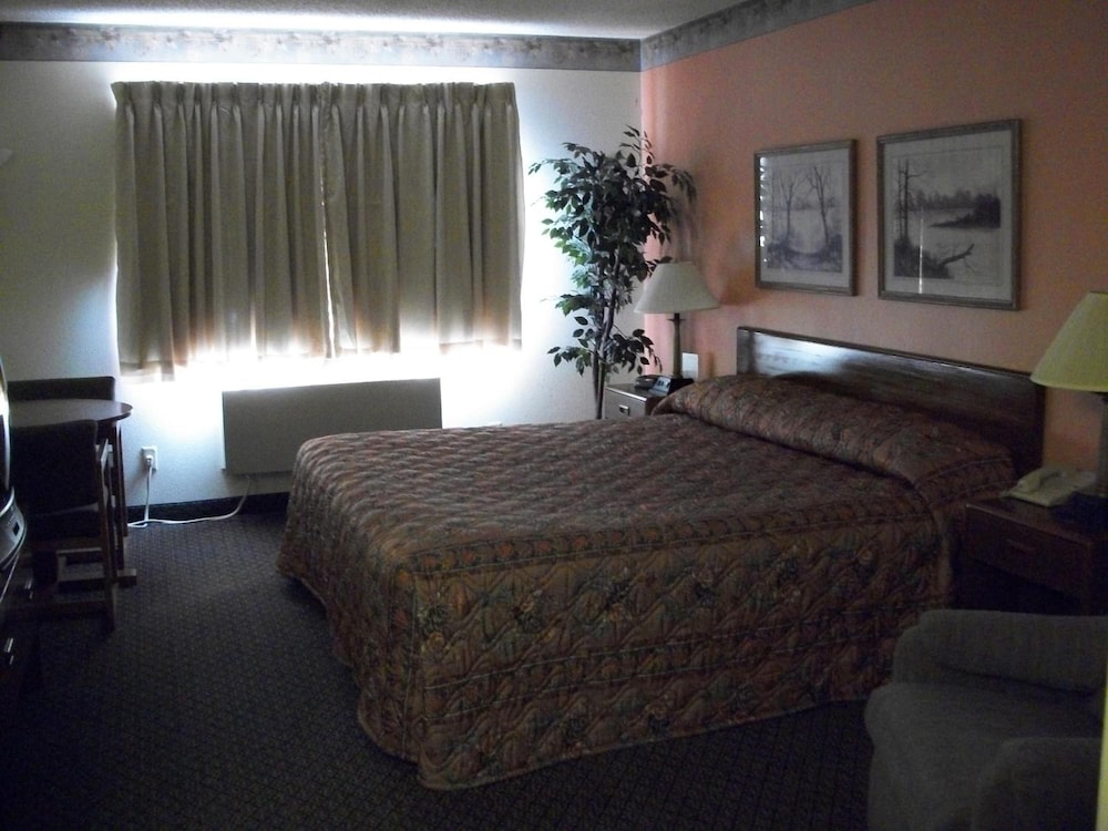 Lodi Valley Suites - photo 16