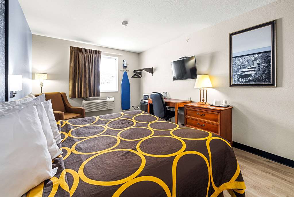 Super 8 by Wyndham Pittsburgh Monroeville - photo 32