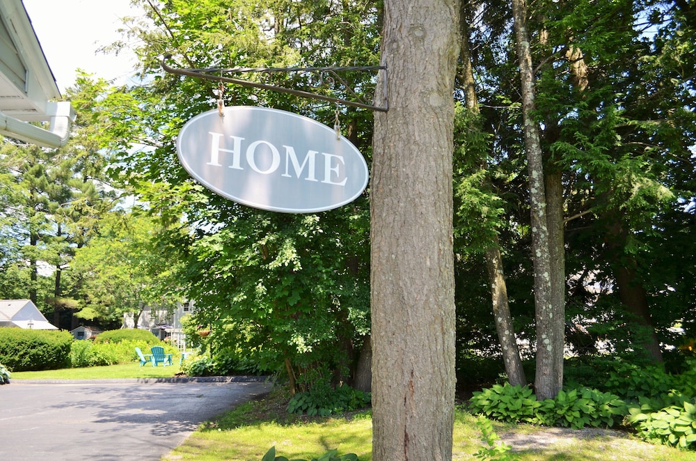 Maple Terrace Motel - photo 95