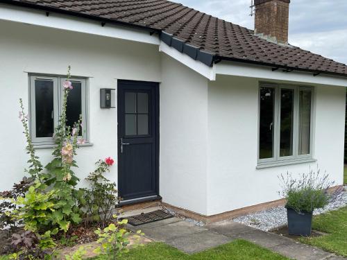 Fir Tree Cottage — 4-Star Luxury Hotel in Chester, United Kingdom