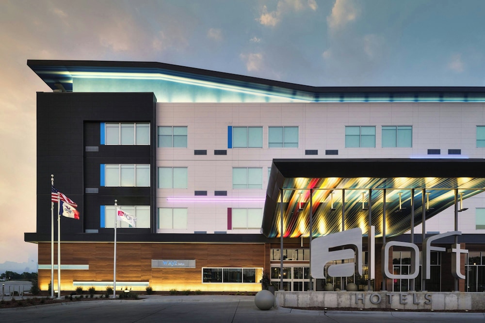 Aloft Waukee - carbon neutral hotel in Waukee