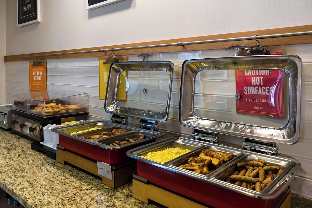 Hampton Inn & Suites Wilmington Christiana - photo 42