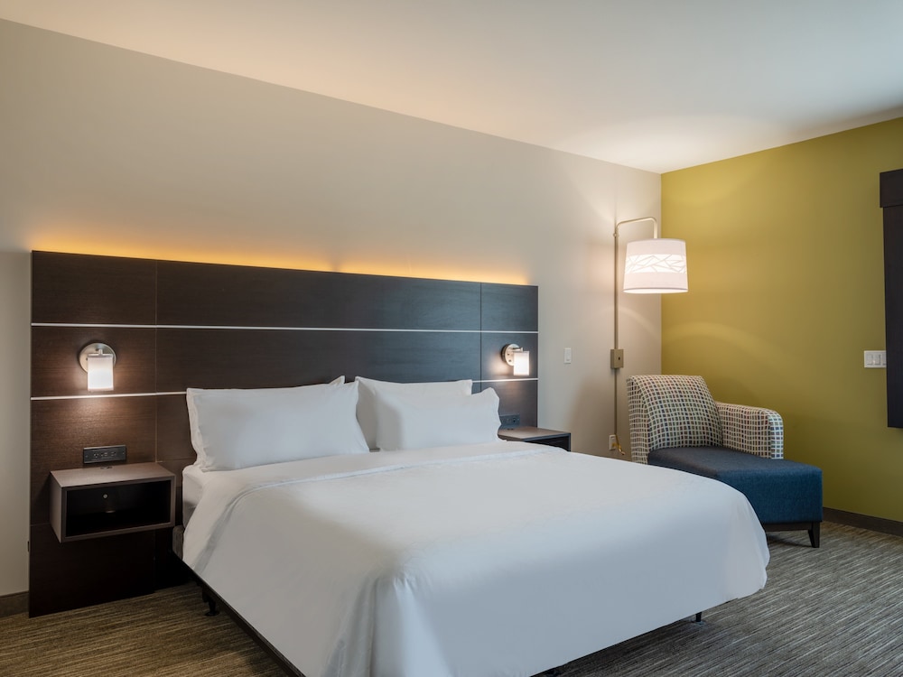 Holiday Inn Express & Suites Watertown by IHG - photo 21
