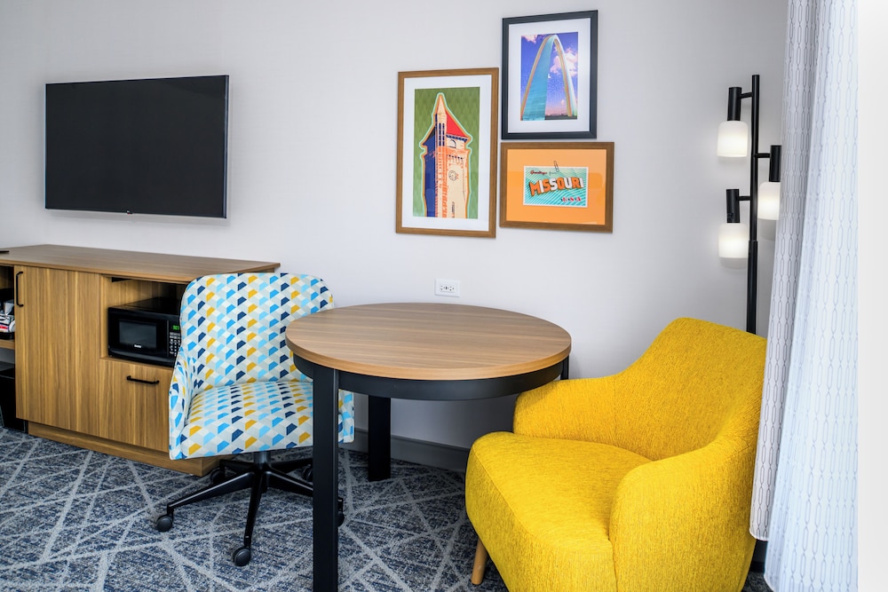 Hampton Inn by Hilton St. Louis Airport - photo 9