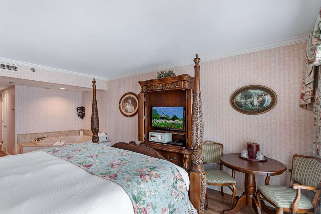 Boardwalk Plaza Hotel - photo 12