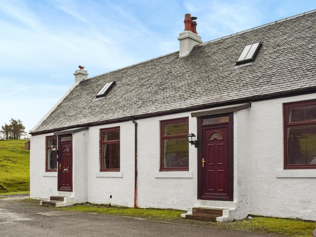 Winlocke Cottage — 4-Star Luxury Hotel in Biggar, United Kingdom