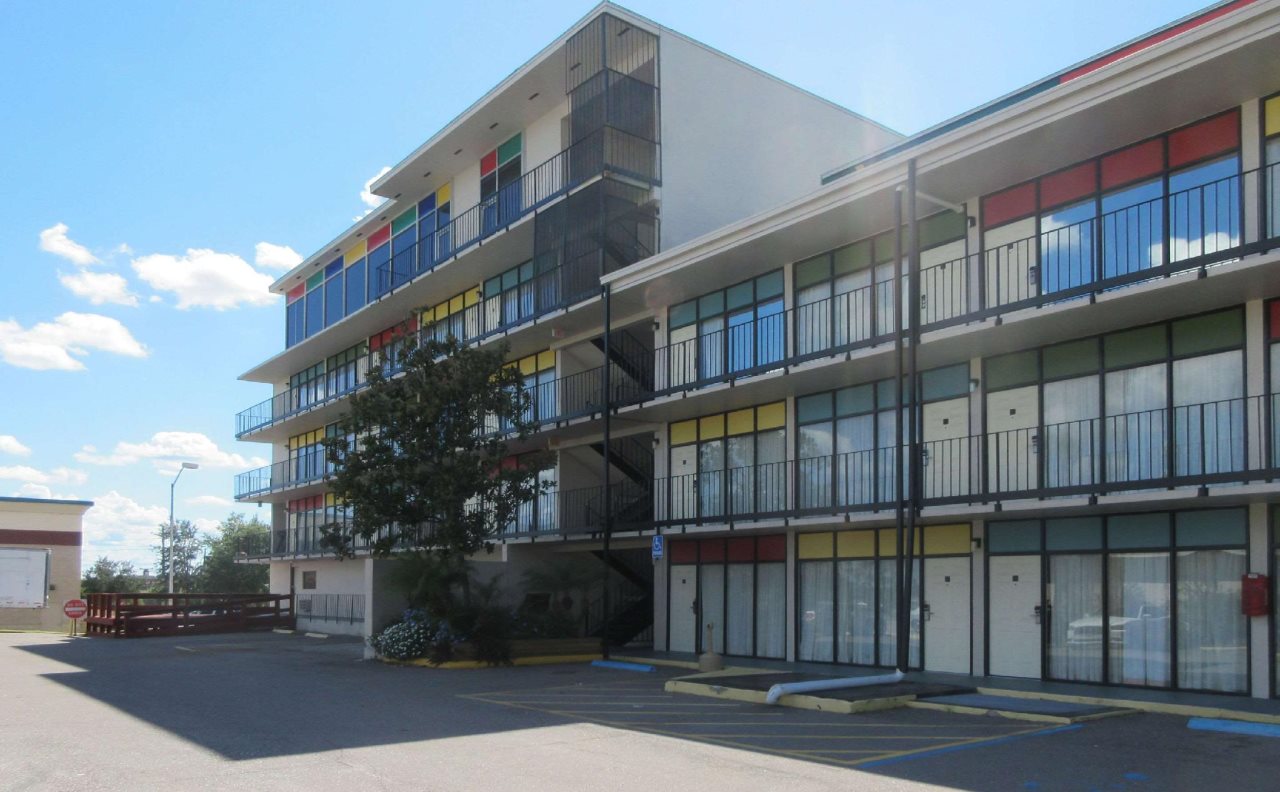 The Block215 - carbon neutral hotel in Winter Haven