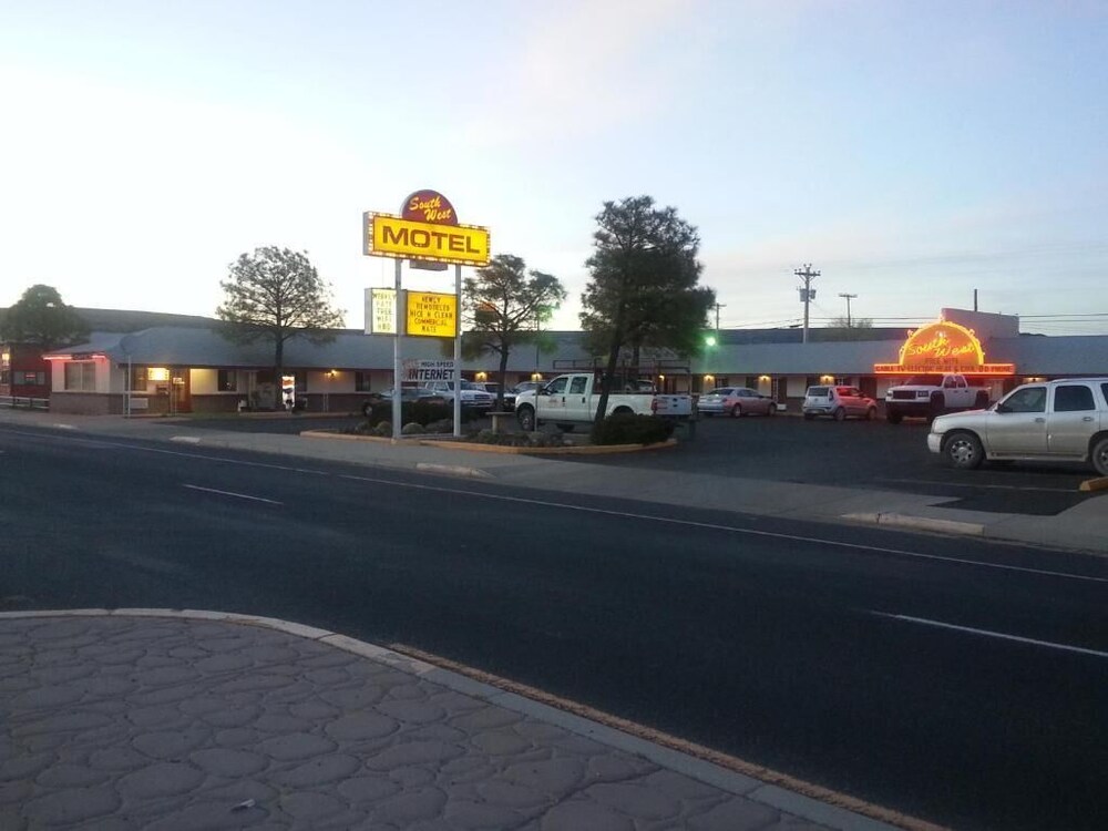 Southwest Motel - photo 32