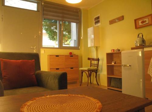 Tiny Duplex By The Park — 4-Star Luxury Hotel in Athens, Greece