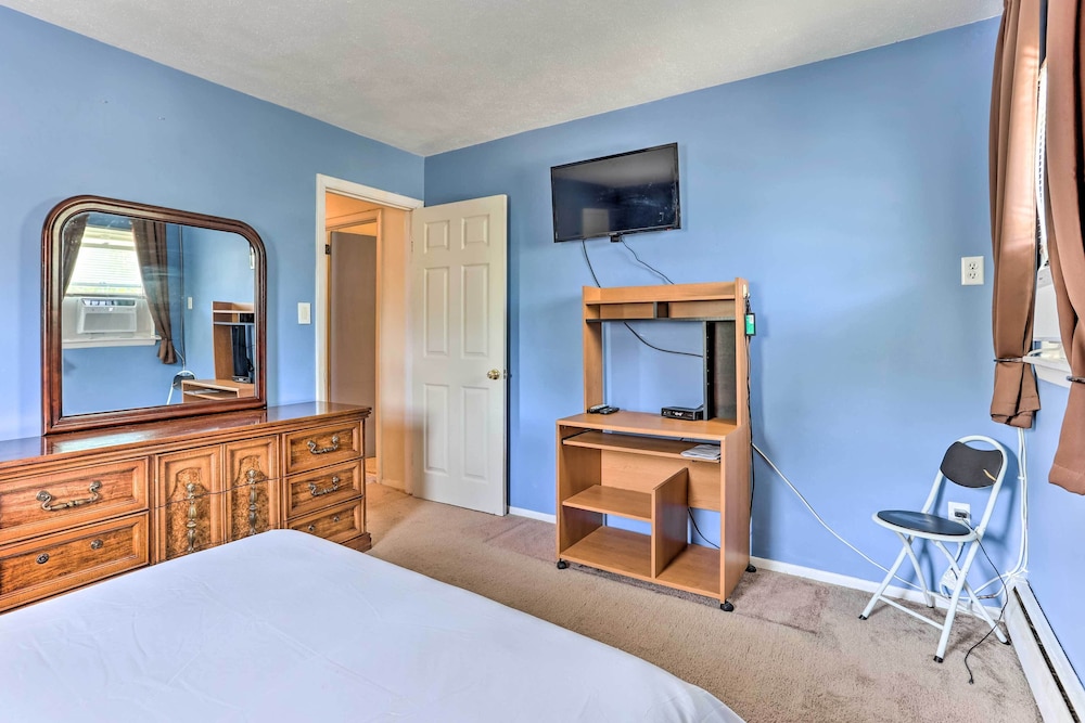 Family friendly Allentown Abode w Backyard in Allentown, United States