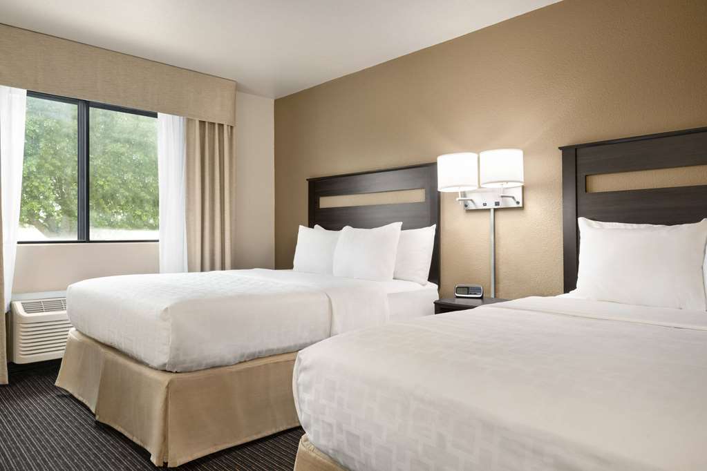 Baymont by Wyndham Hearne - photo 33