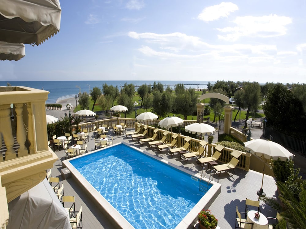 Grand Hotel Vittoria — hotel in Pesaro