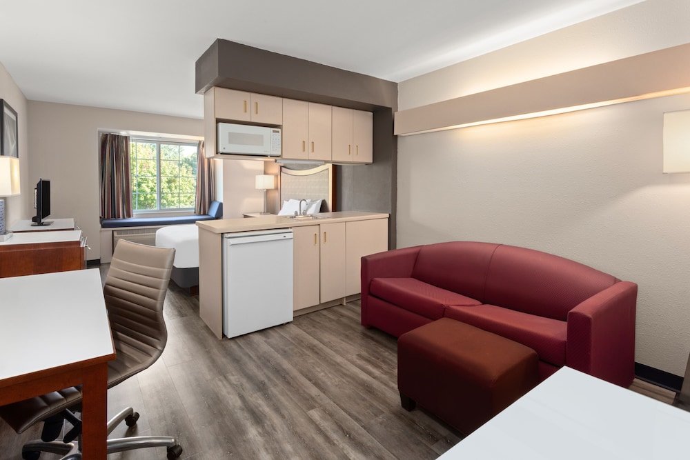 Americas Best Value Inn & Suites Racine - photo 28
