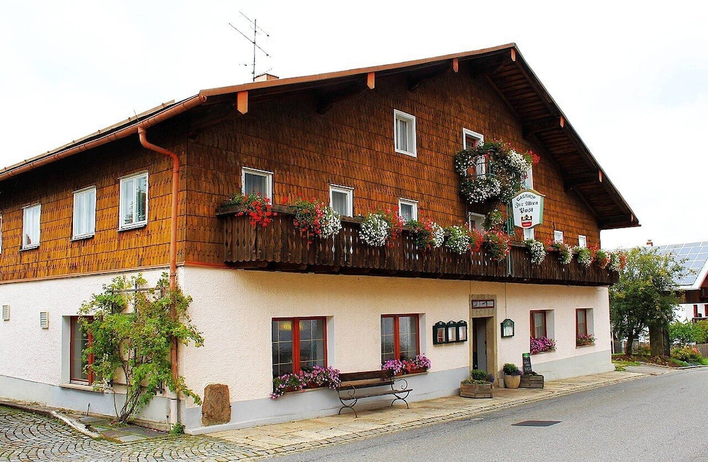 Gasthof Zur Alten Post — hotel in Hinterschmiding