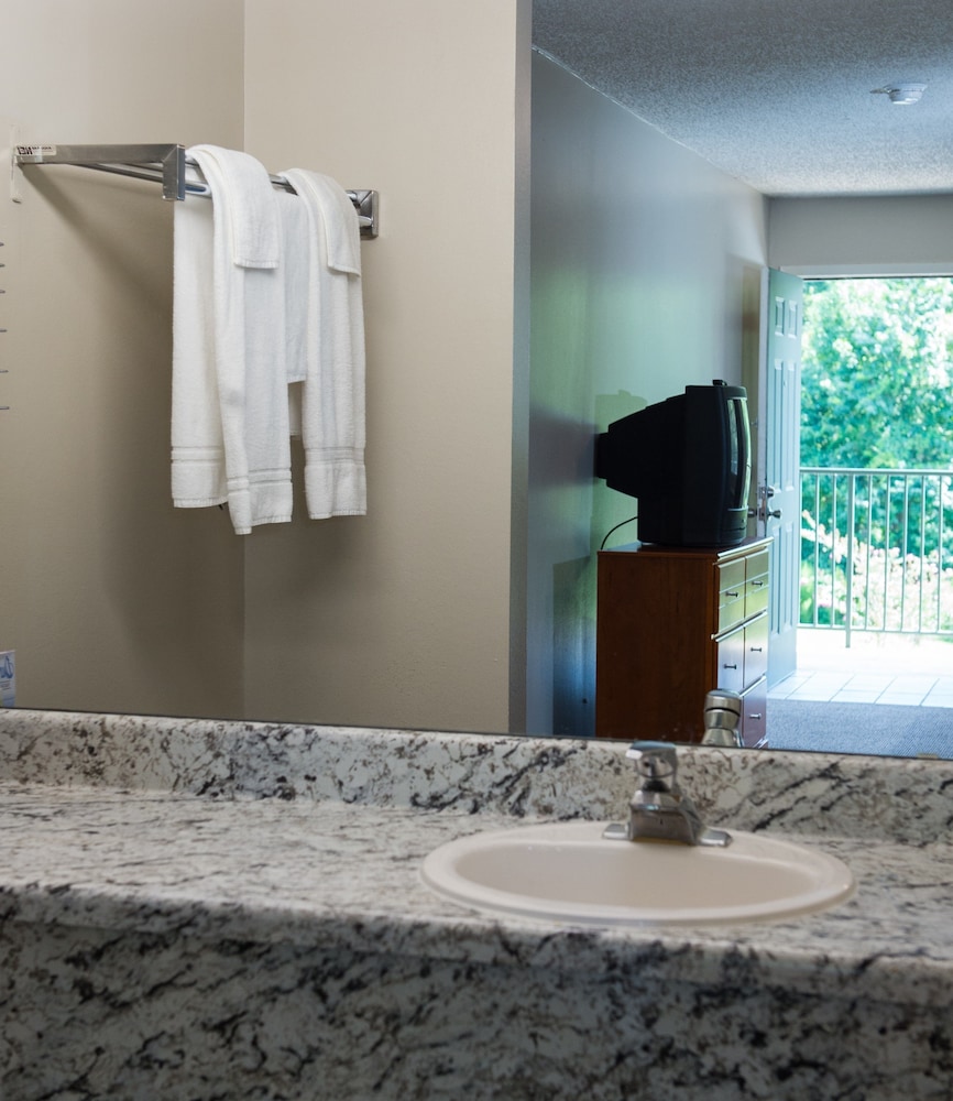 Motel 103 - photo 26