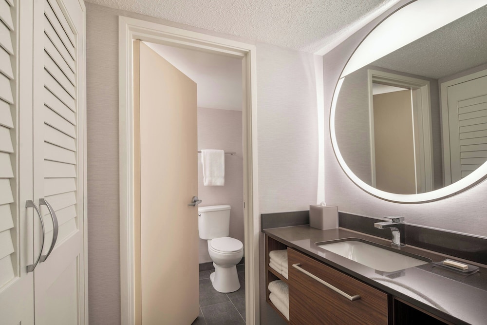 Courtyard by Marriott Cleveland Beachwood - photo 14