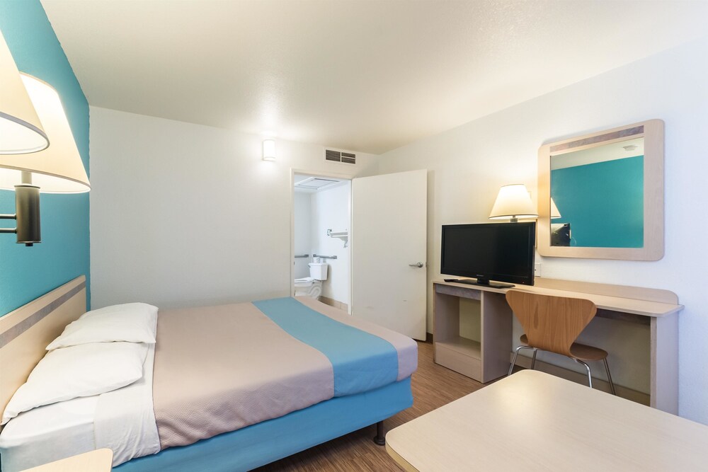 Motel 6 Deming - photo 8