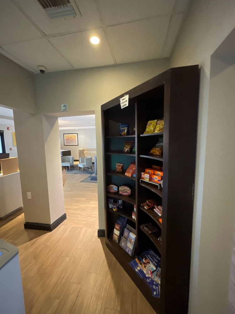 Holiday Inn Express And Suites Miami - photo 19