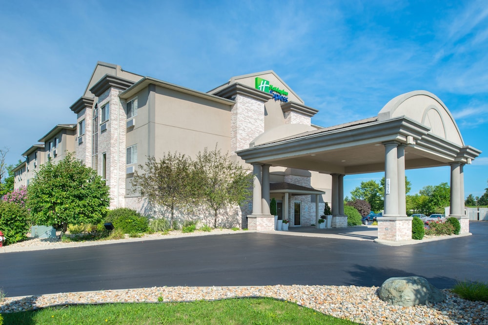 Holiday Inn Express & Suites Bucyrus by IHG - photo 49