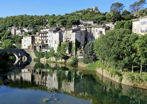 Sauveurs De Reves 2 Suites Independantes Et Un F2 Prive Dans Un Hotel Particulier — Sauve