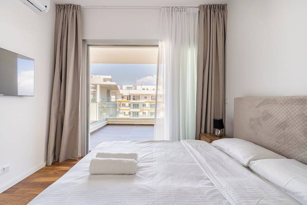 Yamas Urban Living Platinum 77 Apartments